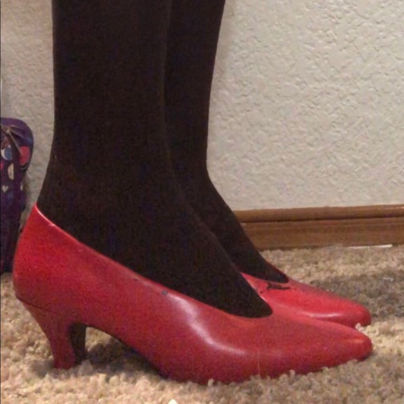 classic red heels - Picture 1 of 7